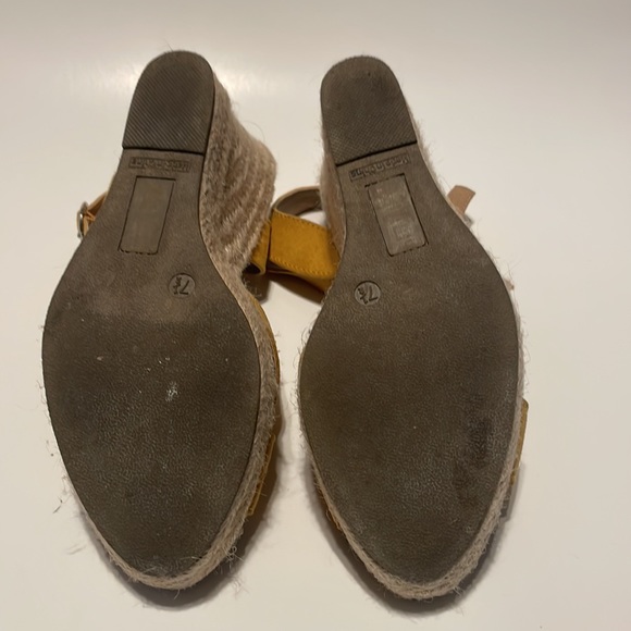 Yellow Wedges! - Picture 5 of 6